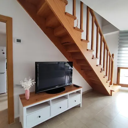 Altos De La Hayuela, A 7 Min De * Comillas